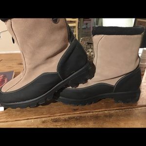 Woman’s Size 10 Boots